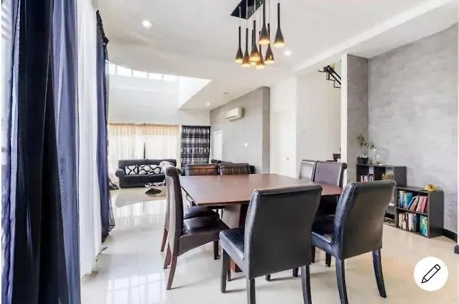 Duplex Apartment In Bukit Bintang For Rent Куала-Лумпур